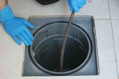 Home 1 Desentupindo caixa de gordura